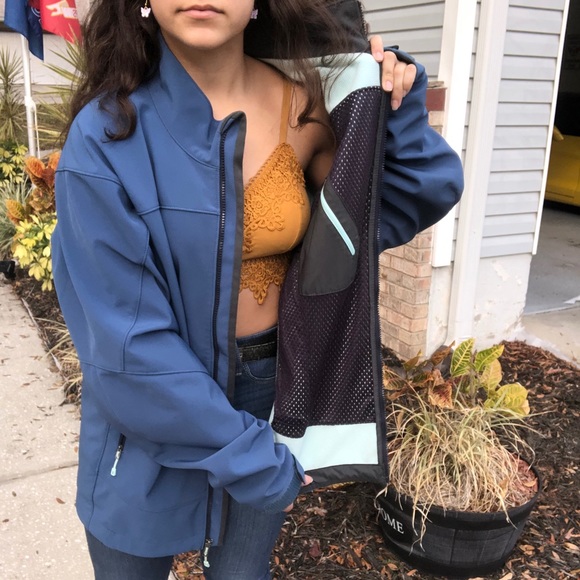 New Patagonia jacket - Picture 4 of 7